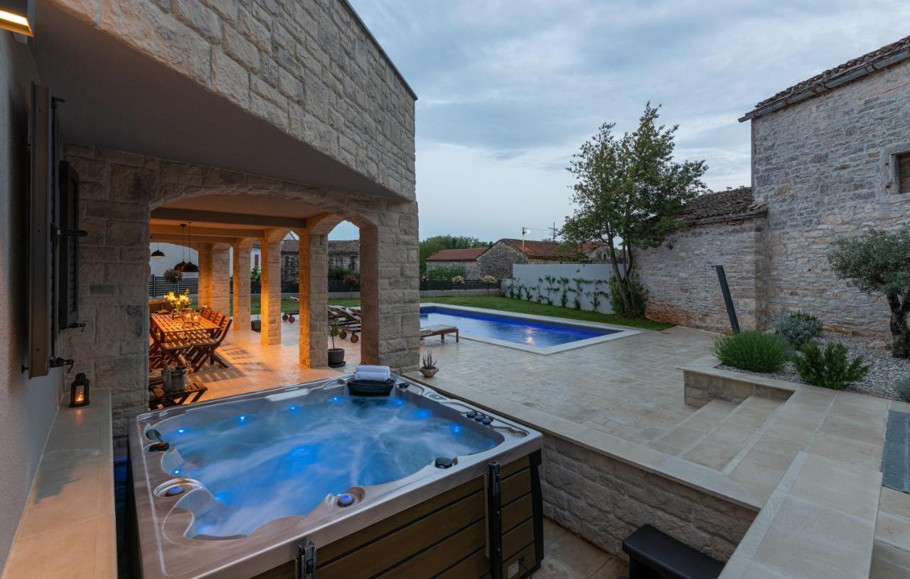 Villa Ajda With Heated Privat Pool, Jacuzzi, Sauna, 4 Bedroom, 4 Bathroom Svetvinčenat Extérieur photo